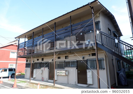 Old apartment 96032055