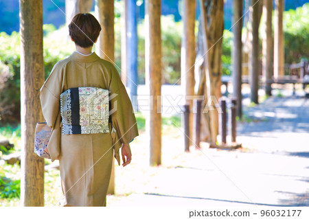 Kimono women Kimono women 96032177