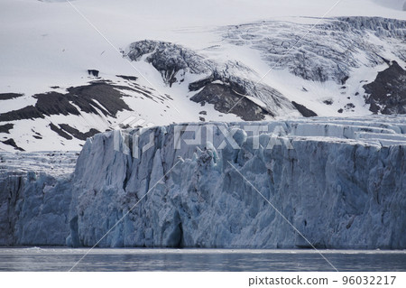 Arctic glacier Arctic glacier 96032217