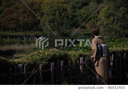 和服女性 96032403