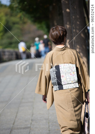 和服女性 和服女性 96032414