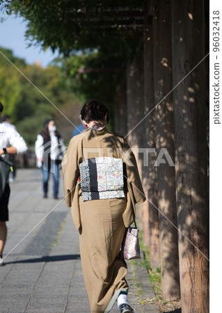 和服女性 和服女性 96032418