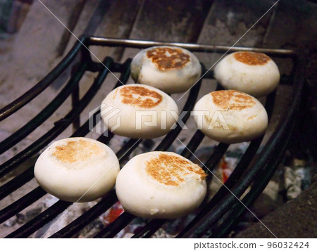 Oyaki, a local food of Shinshu 96032424