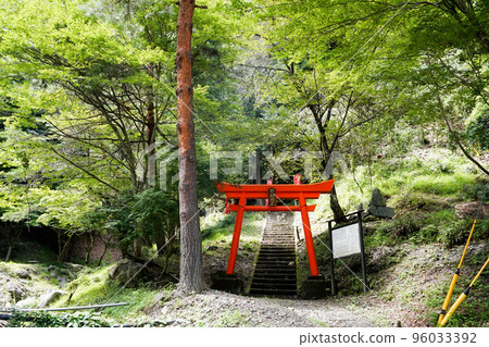 三神瀑布不動尊神社[山梨縣早川町、雨畑區] 96033392