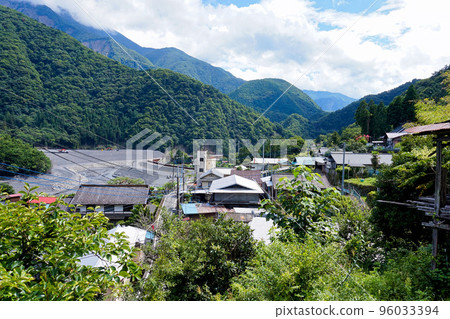 Scenery of Amehata Village [Hayakawa Town, Yamanashi Prefecture] 96033394