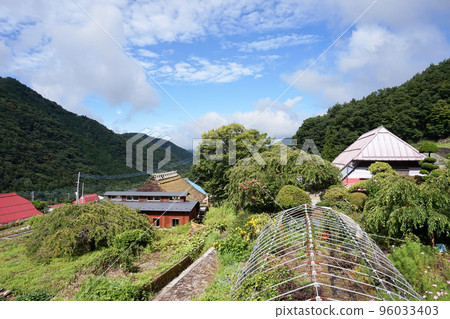Scenery of Kamiashigawa Village [Ashigawa Town, Fuefuki City, Yamanashi Prefecture] 96033403