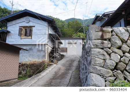 Scenery of Kamiashigawa Village [Ashigawa Town, Fuefuki City, Yamanashi Prefecture] 96033404
