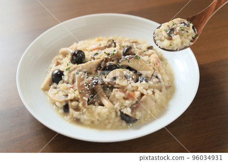 Mushroom cheese risotto 96034931