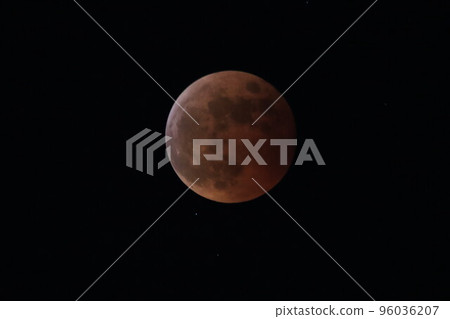 Total lunar eclipse and Uranus eclipse 96036207