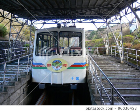 靜岡縣田形郡函南町十國峠乘坐纜車到富士山山頂。 靜岡縣田形郡函南町十國峠乘坐纜車到富士山山頂。 96036458