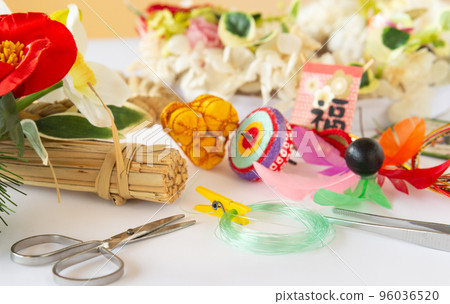 製作新年裝飾品,手工製作新年飾品,新年花環,愛好 製作新年裝飾品,手工製作新年飾品,新年花環,愛好 96036520