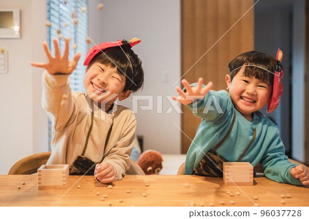 Children throwing beans on Setsubun 96037728
