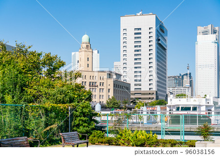 [Kanagawa Prefecture] Yokohama Minatomirai in autumn weather 96038156