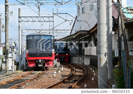 列車停靠在名鐵笠松站 96038335