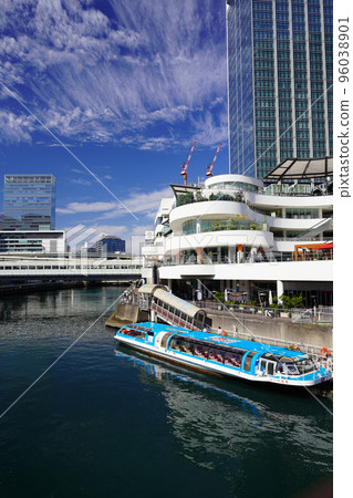 橫濱站東口周圍的風景 96038901