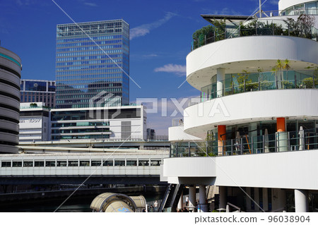Scenery around the east exit of Yokohama Station 96038904