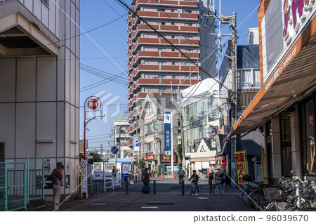 Urban scenery of Fujisawa City, Kanagawa Prefecture Chogo Station 96039670