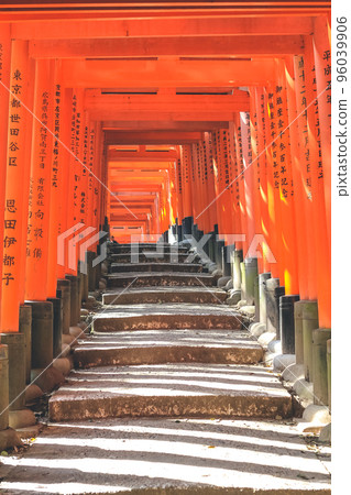 10 April 2012 Fushimi Inari taisha thousand shrines in Kyoto 96039906