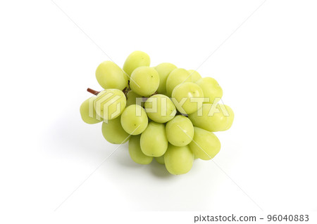 Green grape isolated in white background Green grape isolated in white background 96040883