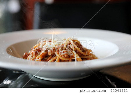 spaghetti Bolognese with minced beef and tomato sauce spaghetti Bolognese with minced beef and tomato sauce 96041311