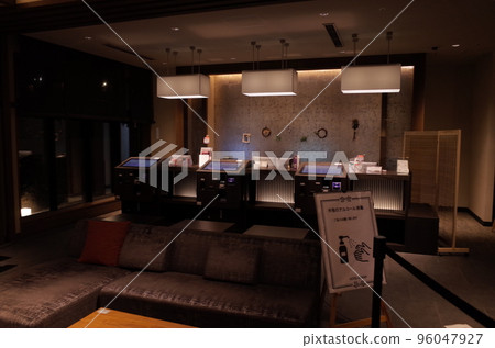 Hotel unmanned front desk_Kyoto Keihan 96047927