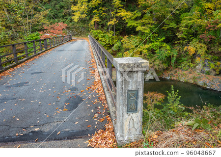 木曾川上的巴橋[鞆園] 96048667