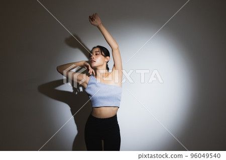 舞者聚光燈 96049540