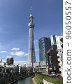 天空樹和隅田川 96050557