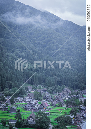夏天的白川鄉風景 夏天的白川鄉風景 96050832