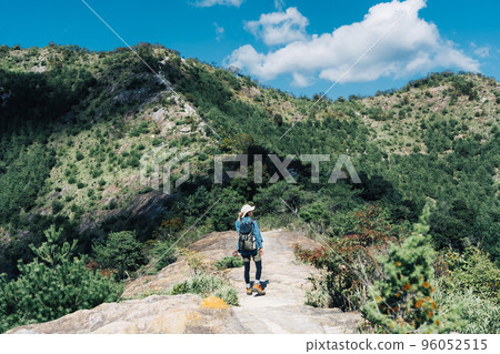 Woman to climb Woman to climb 96052515