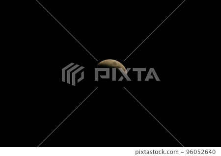 Total lunar eclipse on November 8, 2022, from Zushi City, Kanagawa Prefecture 96052640