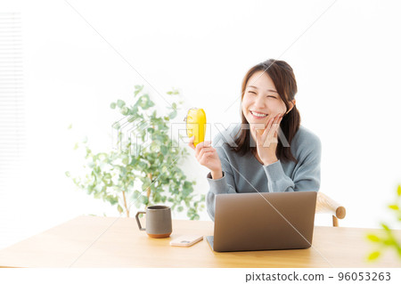 錢包的女人 錢包的女人 96053263