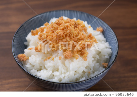 Eat with salmon flakes over white rice 96053646
