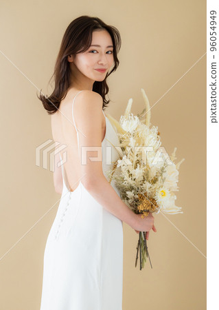Wedding dress dried flower bouquet Wedding dress dried flower bouquet 96054949