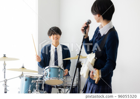 鼓手高中女生鼓班 96055320