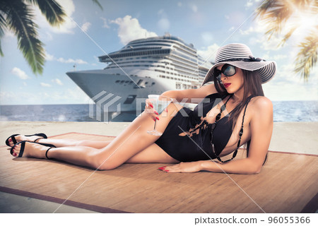 Luxury tropical cruise voyage Luxury tropical cruise voyage 96055366