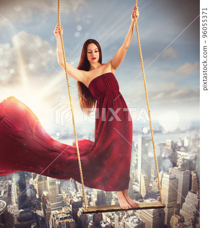 Swing above the city Swing above the city 96055371