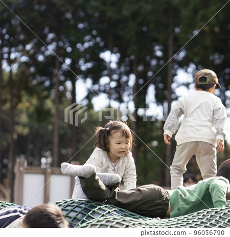 Toddler scared of trampoline 96056790