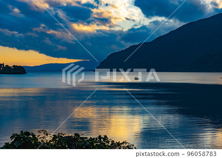 奧琵琶湖的夕陽 奧琵琶湖的夕陽 96058783