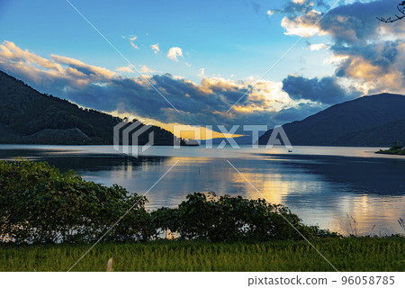 奧琵琶湖的夕陽 奧琵琶湖的夕陽 96058785