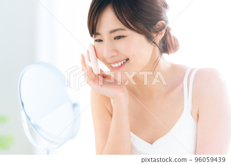 Female beauty beauty make-up skin care 96059439