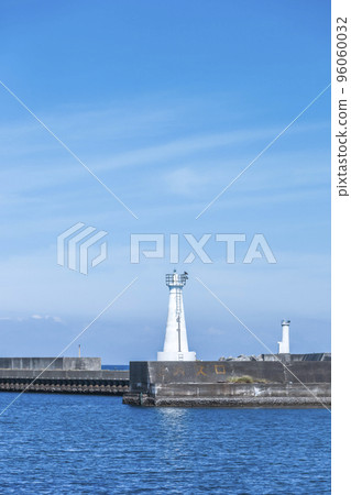 View of the lighthouse on the breakwater of Nakiri fishing port View of the lighthouse on the breakwater of Nakiri fishing port 96060032