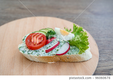 bread with salad, vegetables and egg bread with salad, vegetables and egg 96060678