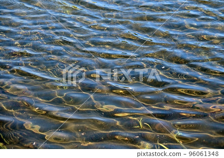 The swaying water surface of Chigo Pond The swaying water surface of Chigo Pond 96061348