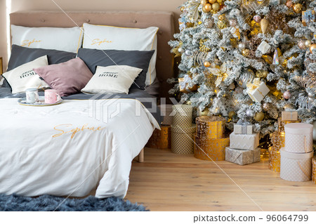 Christmas Tree with Decoration On A Winter Background With Bright Lights Christmas Tree with Decoration On A Winter Background With Bright Lights 96064799