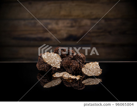 Black autumn truffles Black autumn truffles 96065804