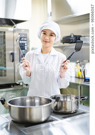 年輕的女廚師 年輕的女廚師 96066087