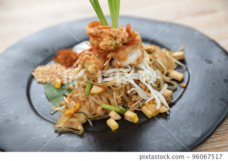 Thai food pad thai fried noodle with shrimp 96067517