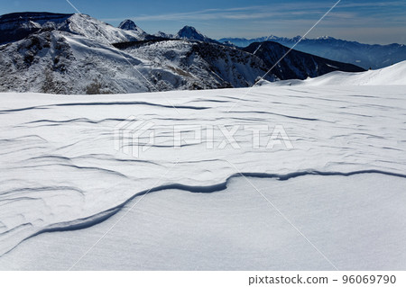 The main peaks of Yatsugatake and the Southern Alps as seen from Mt. Tengu, the Yatsugatake Mountain Range in winter 96069790