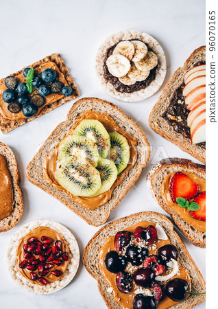 Healthy open sandwiches 96070165